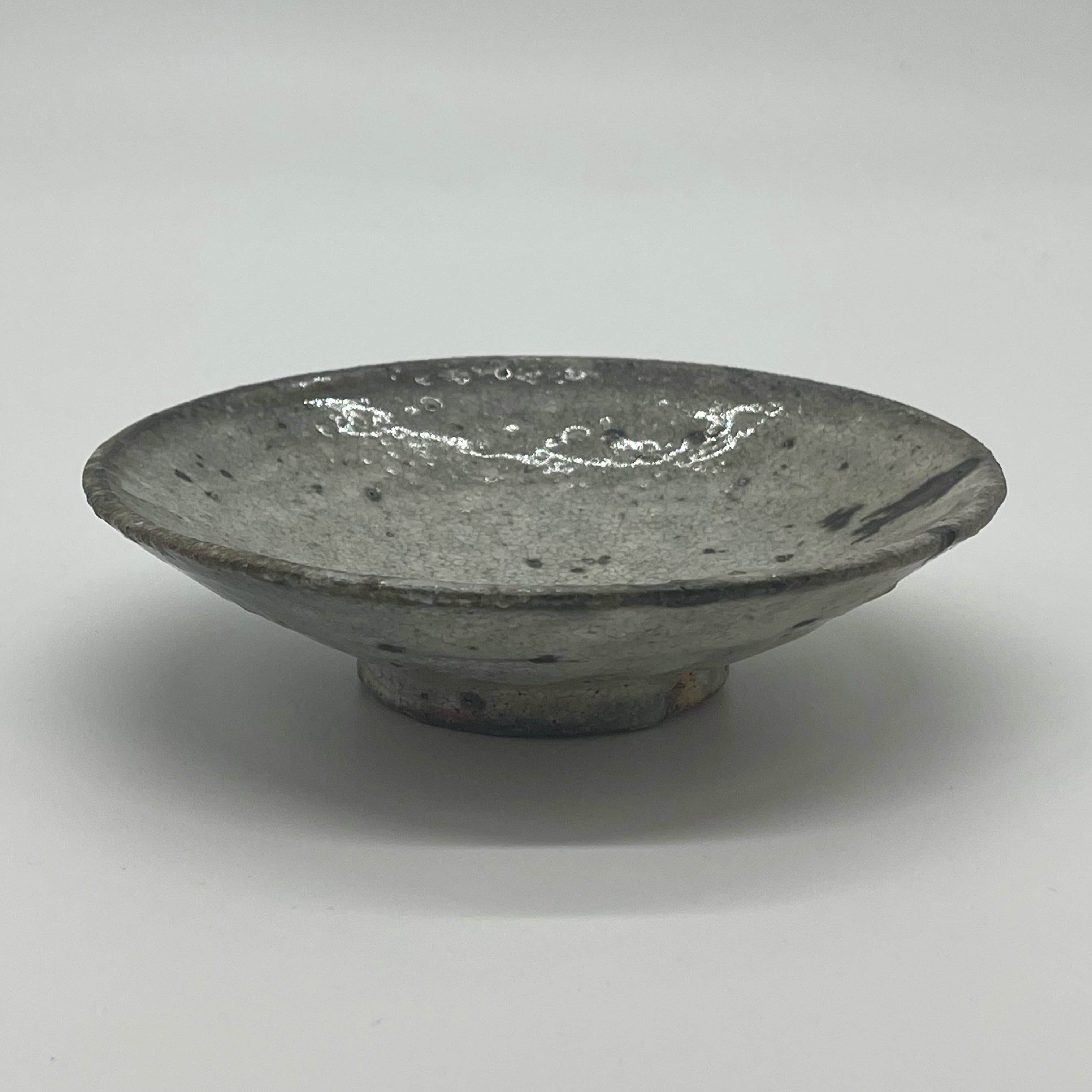 八田 亨』白掛4寸皿B 2022101000268 | 『うつわ・雑貨と喫茶 わだ』