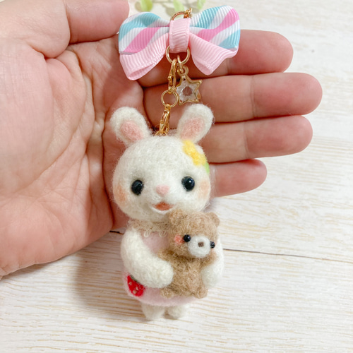 ♡限定♡抱っこするうさぎちゃん くまちゃんにぎゅーっ♡羊毛フェルト
