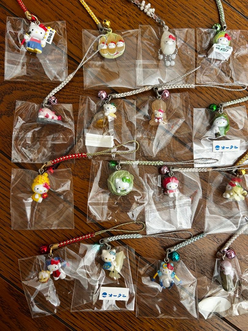 ハローキティ ご当地ストラップ 55個セット ハローキティ ご当地ストラップセット 3｜トレファクONLINE